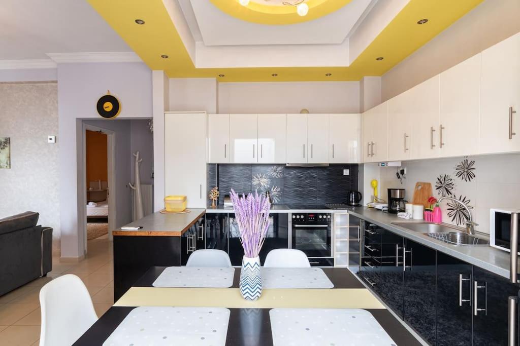 Apartment With Terrace In Piraiki Pireus Zewnętrze zdjęcie