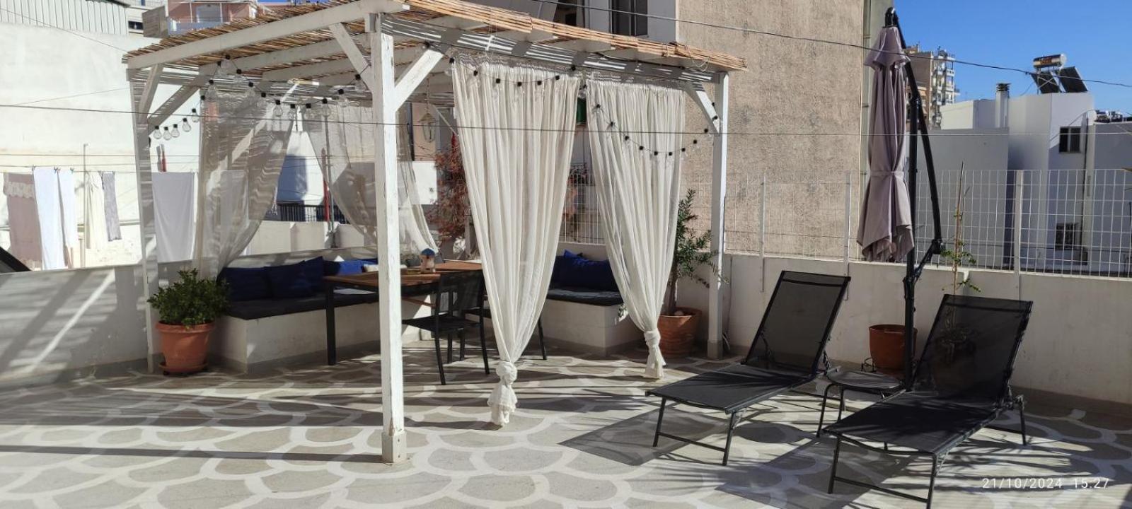 Apartment With Terrace In Piraiki Pireus Zewnętrze zdjęcie