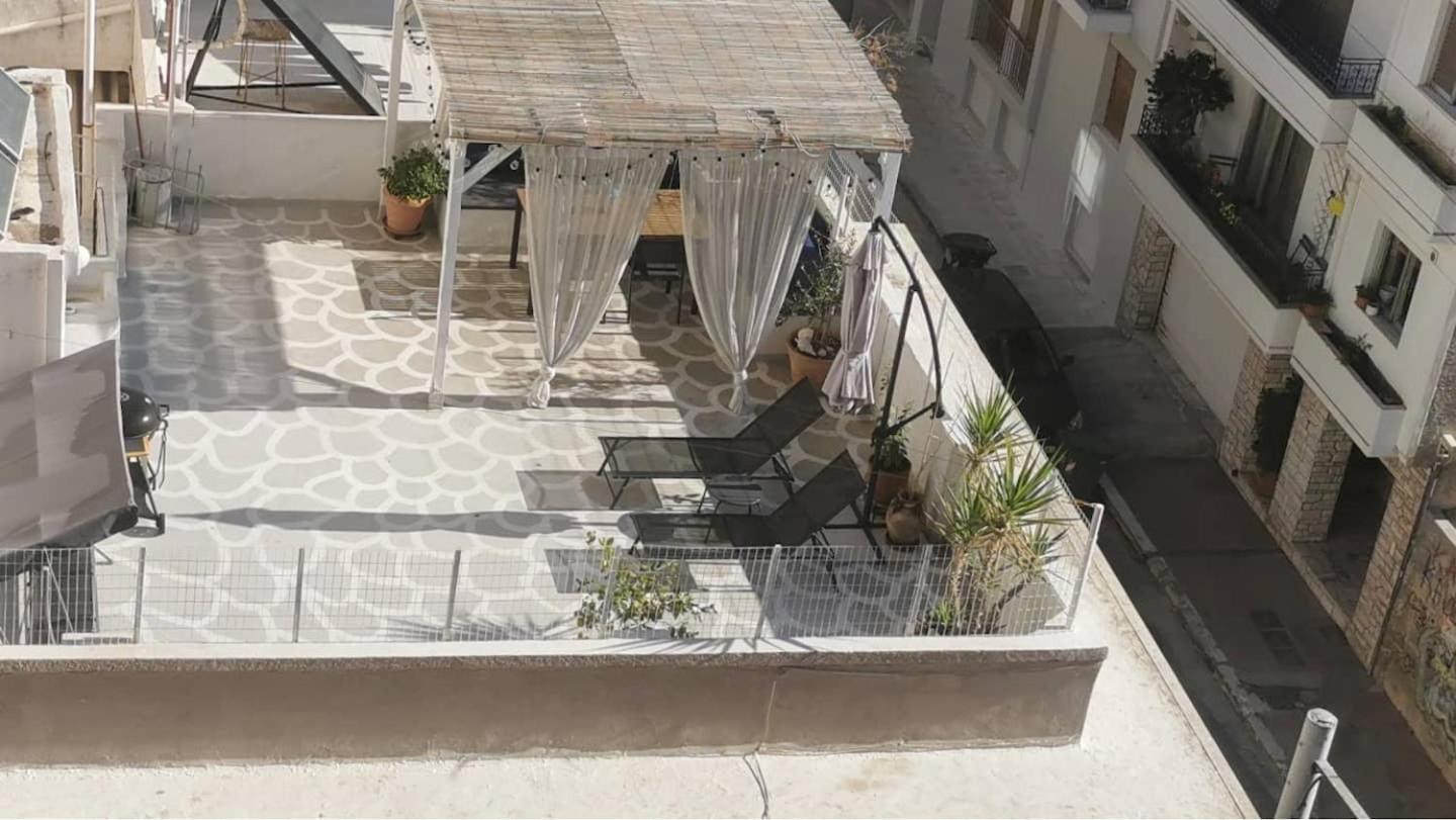 Apartment With Terrace In Piraiki Pireus Zewnętrze zdjęcie